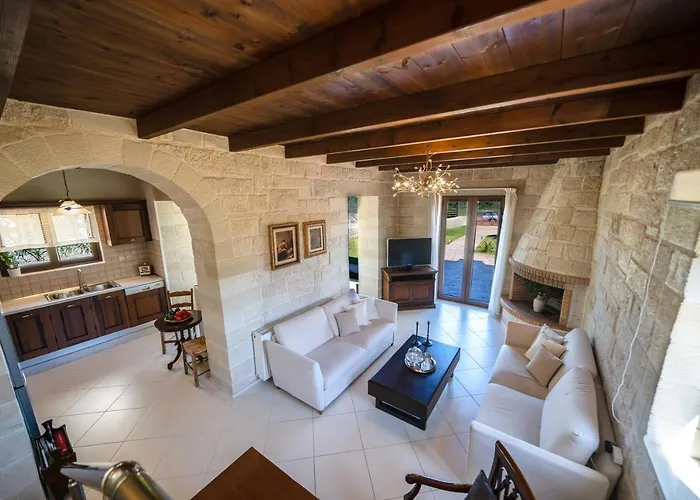 Fos - φωσ ,luxury * Hriszí Aktí Haniá