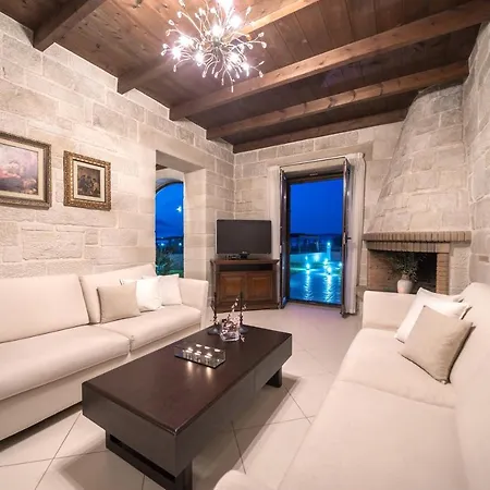 Villa Fos - φωσ ,luxury Chania (Crete)