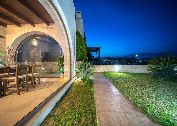 Fos - φωσ ,luxury * La Canée